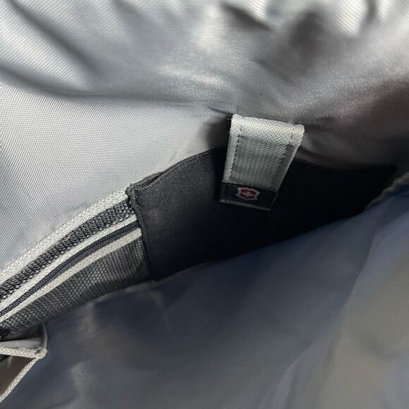Victorinox Swiss Army Blue and gray office in a bag laptop shoulder bag. - Picture 7 of 7